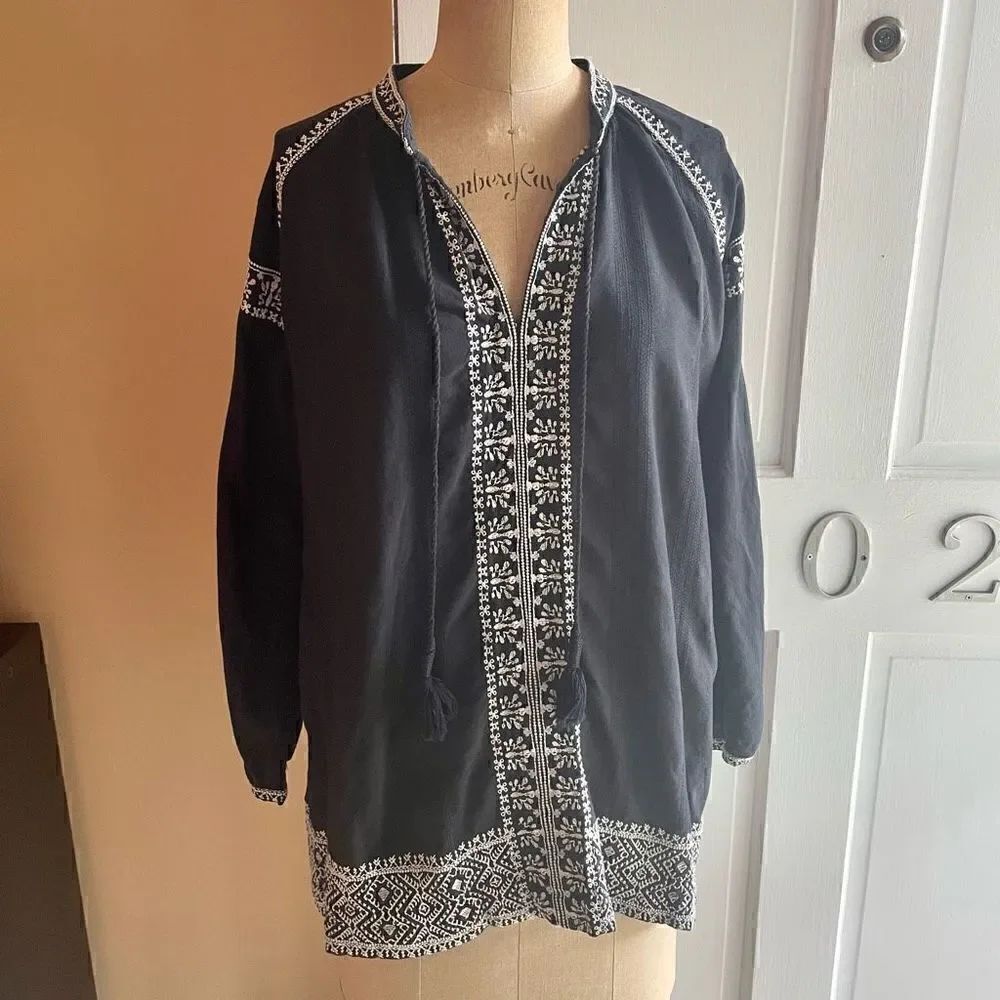 MADEWELL | navy white embroidered camelia tassel top M